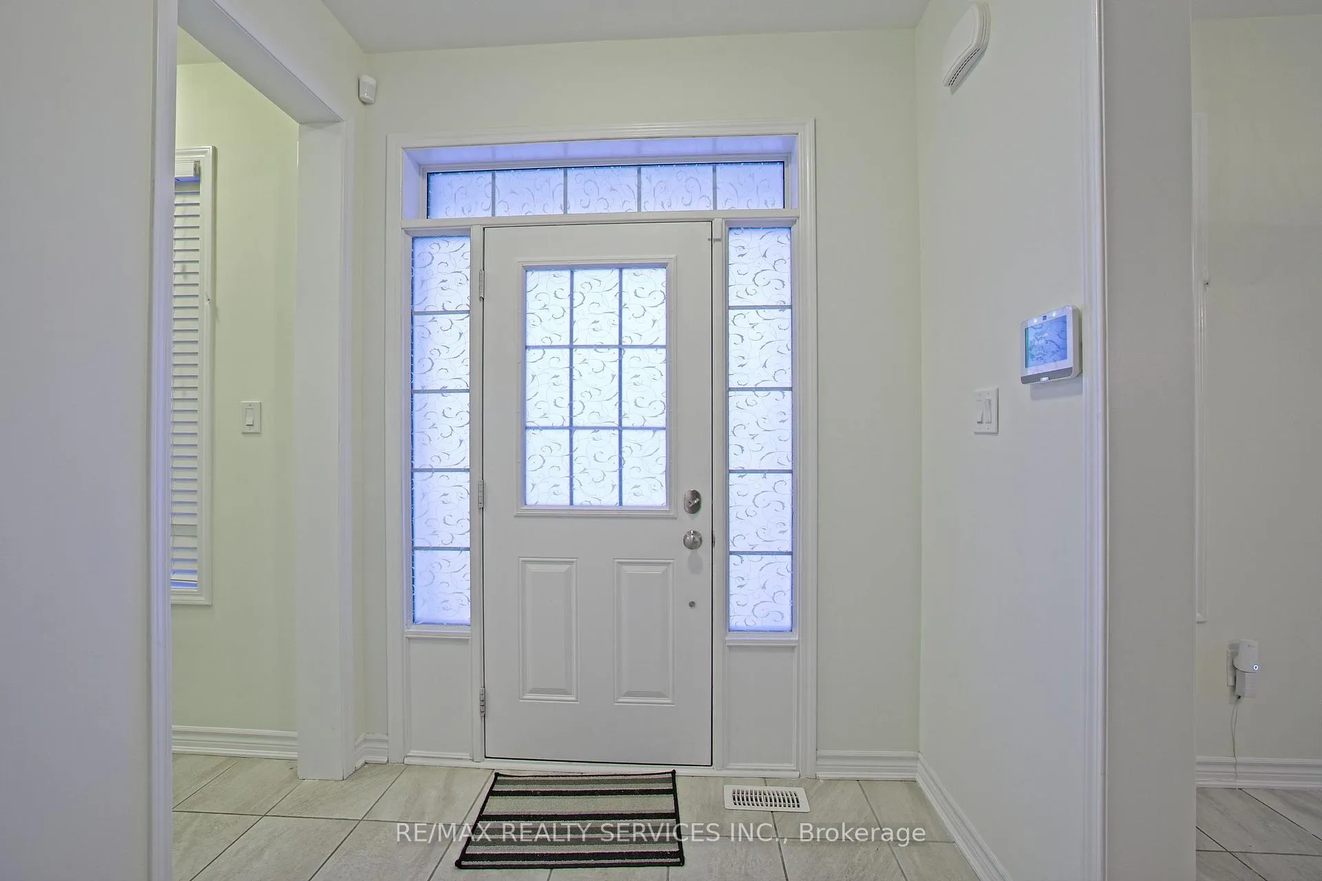 Photo 7 of 2 Redfern Street, Brampton, Northwest Brampton — HOMEH