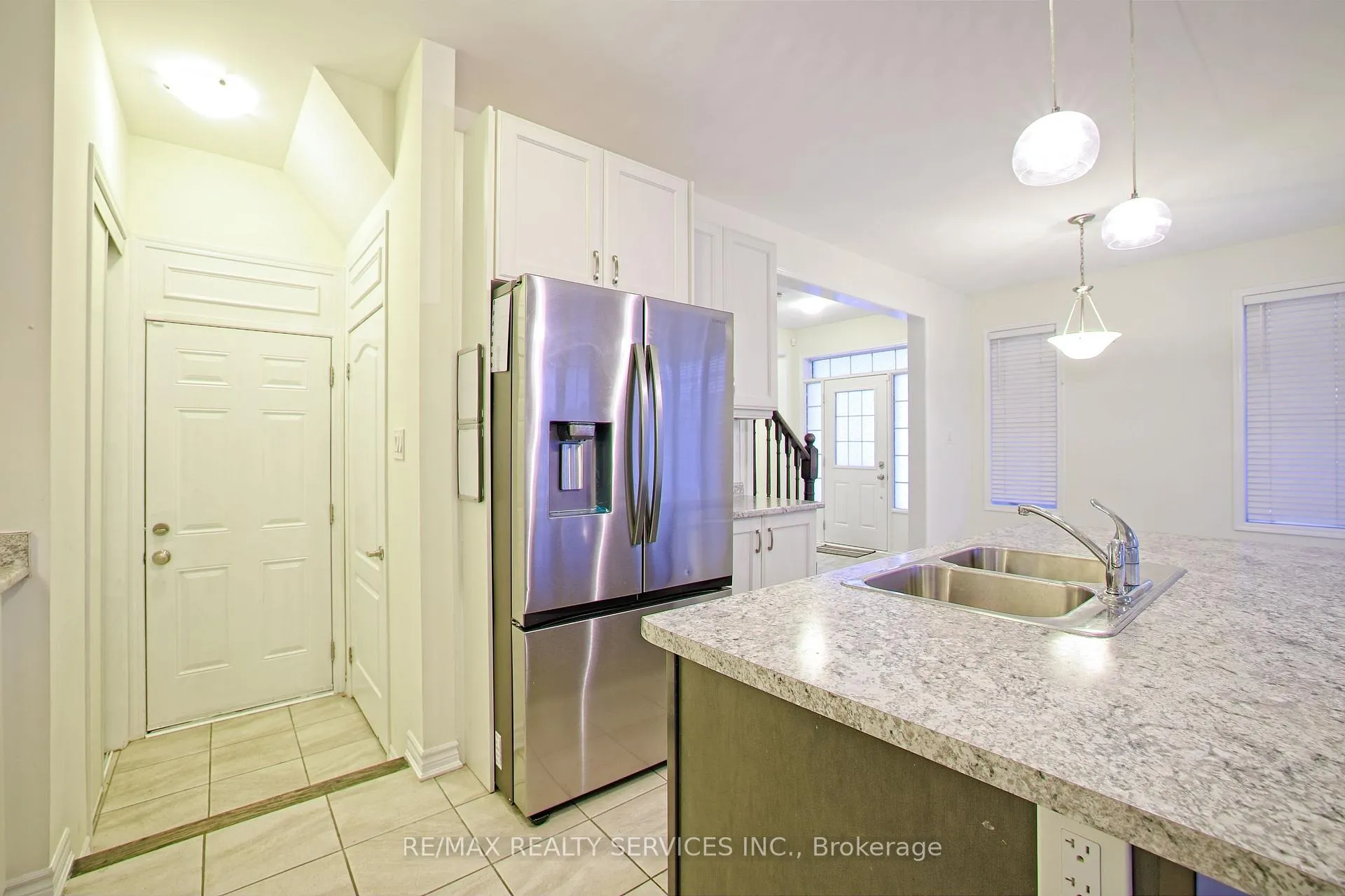 Photo 14 of 2 Redfern Street, Brampton, Northwest Brampton — HOMEH