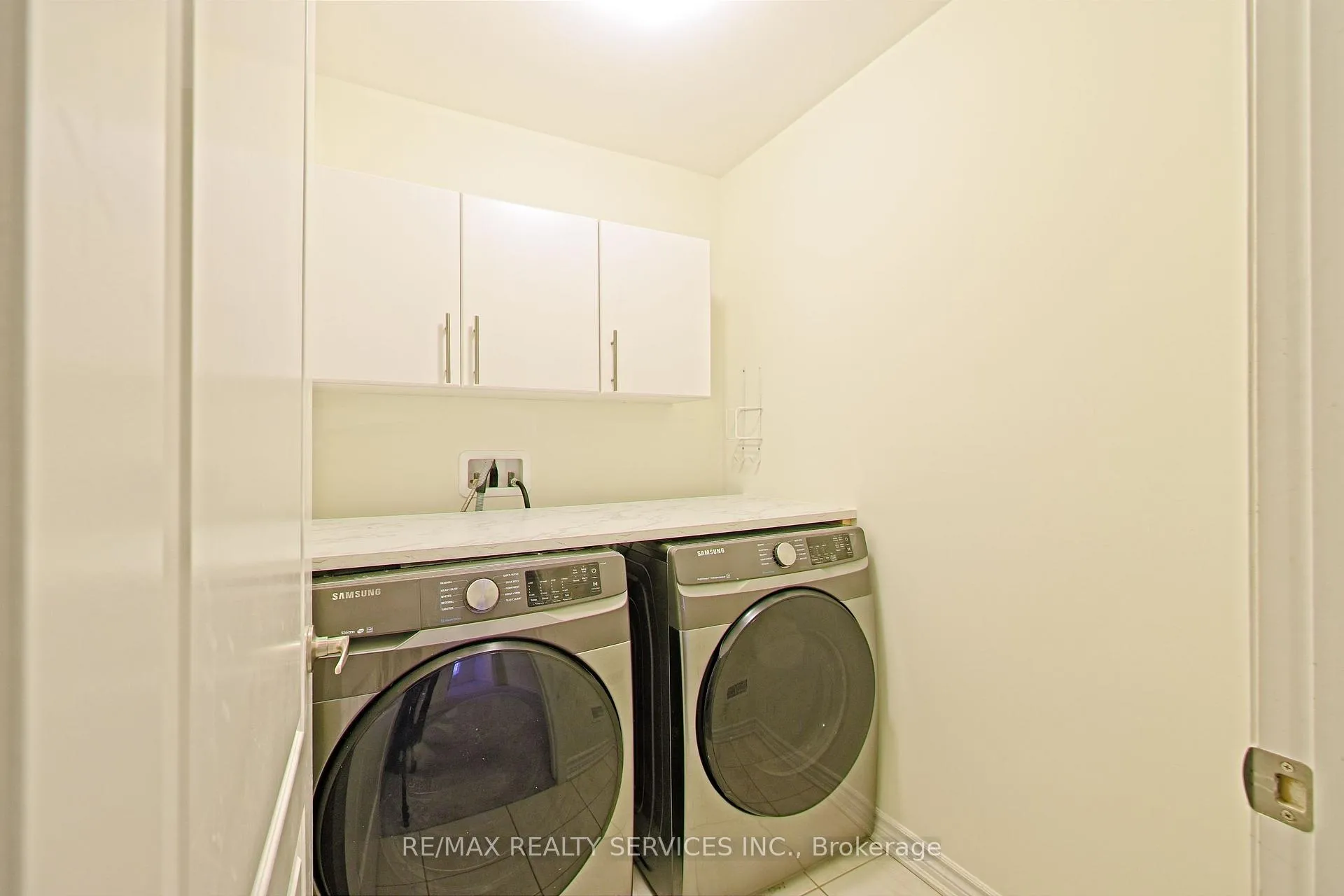Photo 20 of 2 Redfern Street, Brampton, Northwest Brampton — HOMEH