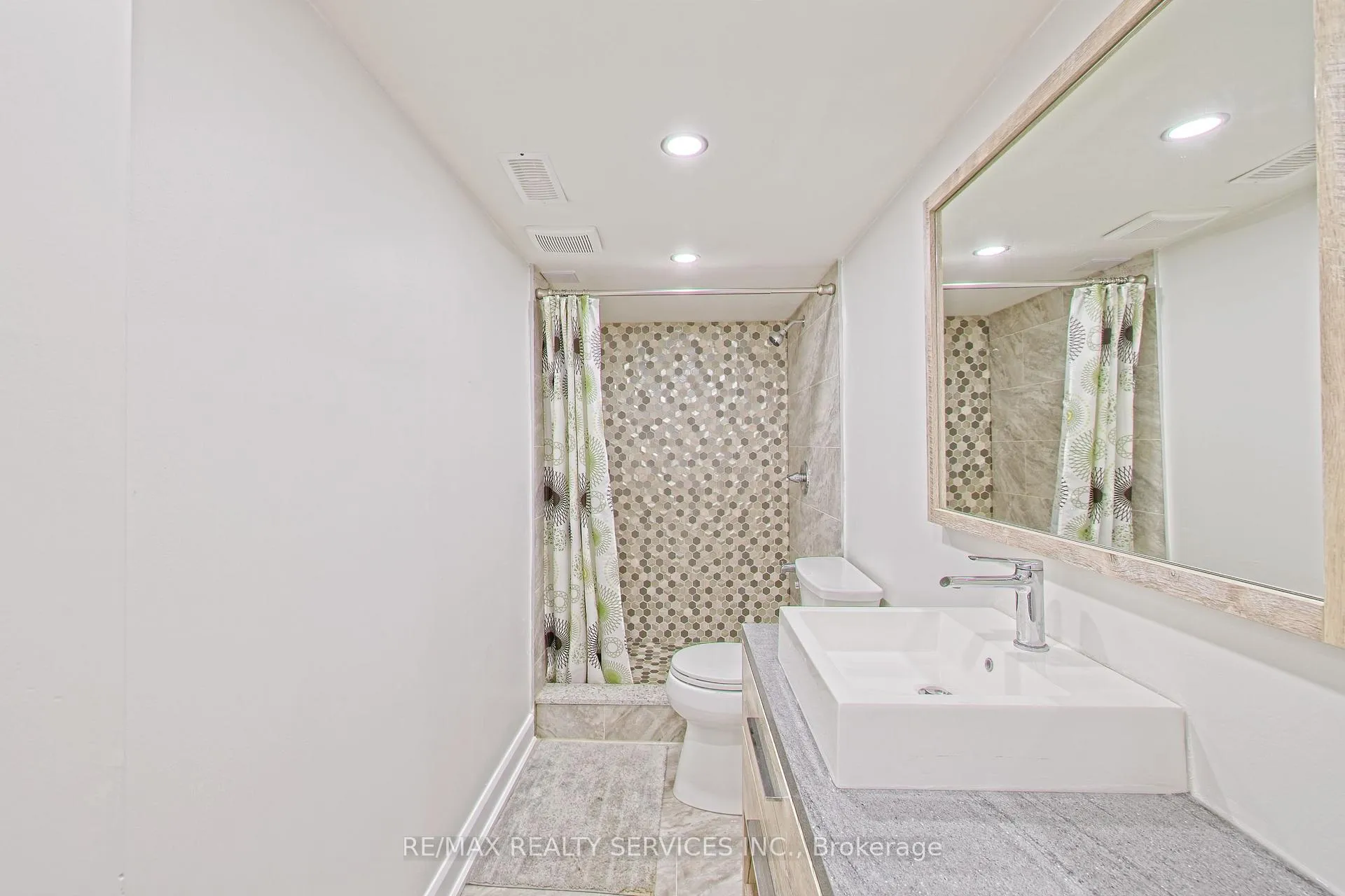 Photo 29 of 2 Redfern Street, Brampton, Northwest Brampton — HOMEH