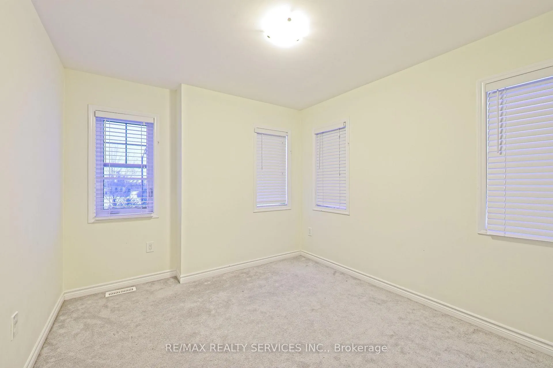 Photo 31 of 2 Redfern Street, Brampton, Northwest Brampton — HOMEH