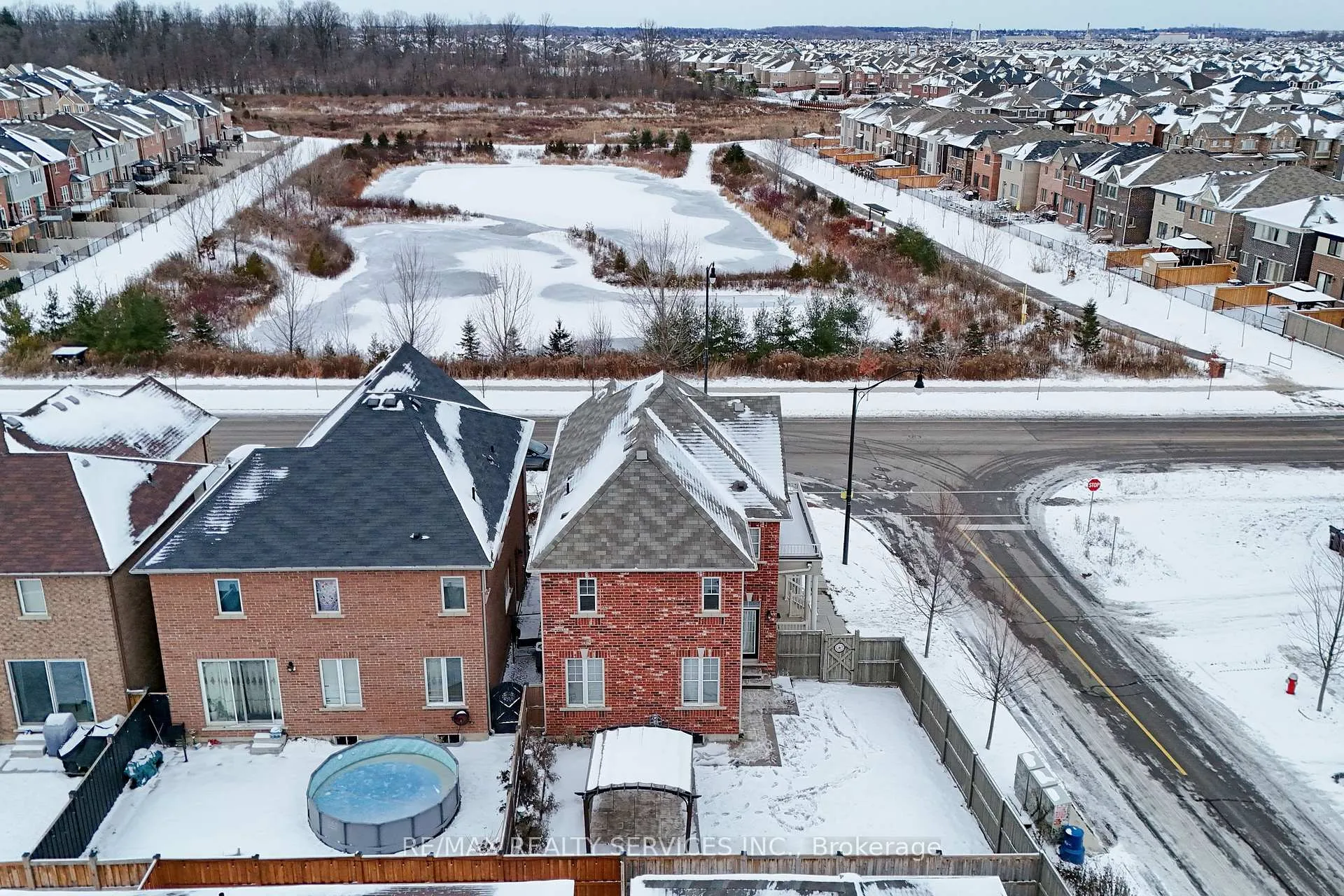 Photo 37 of 2 Redfern Street, Brampton, Northwest Brampton — HOMEH