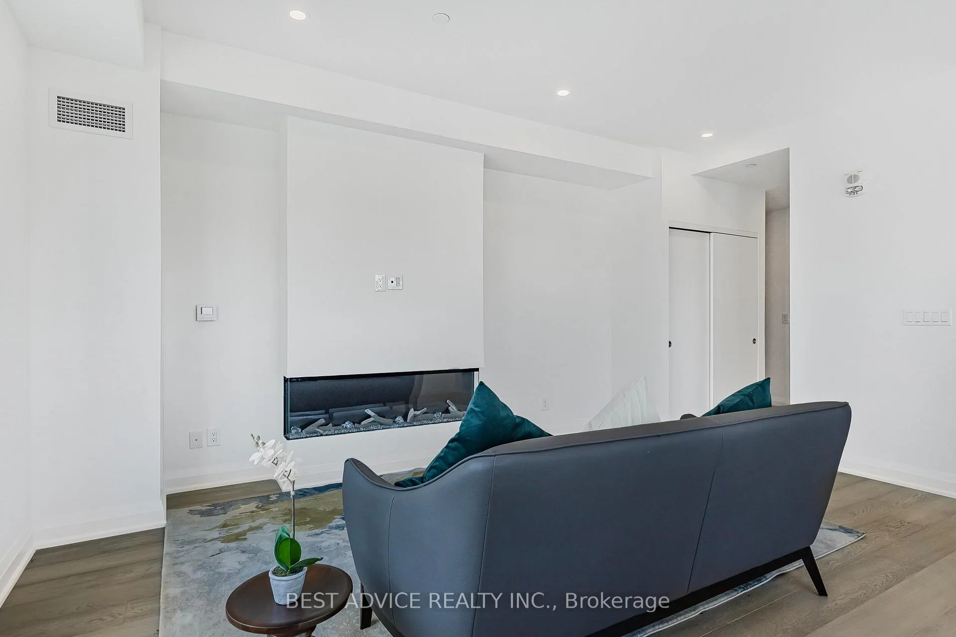 Photo 7 of Unit 1115, 58 Lakeside Terrace, Barrie, Little Lake — HOMEH