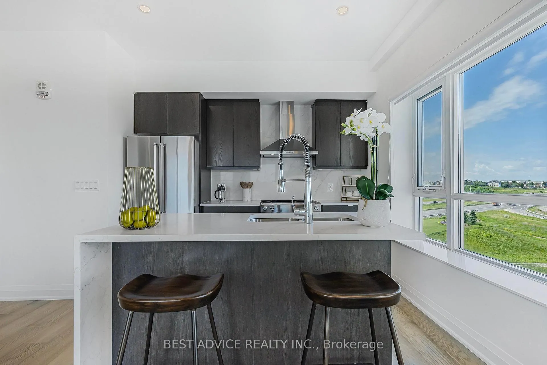 Photo 9 of Unit 1115, 58 Lakeside Terrace, Barrie, Little Lake — HOMEH
