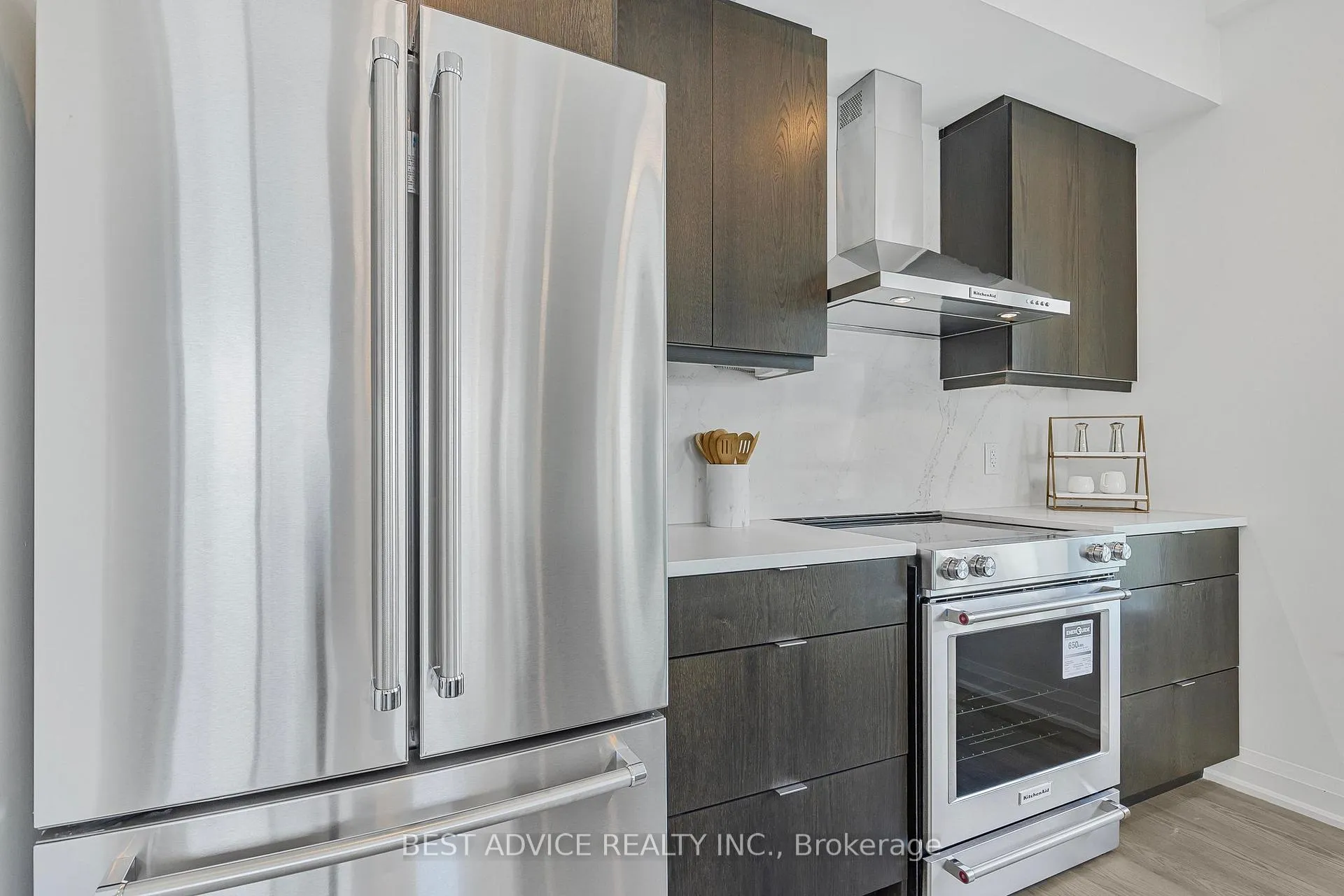 Photo 10 of Unit 1115, 58 Lakeside Terrace, Barrie, Little Lake — HOMEH