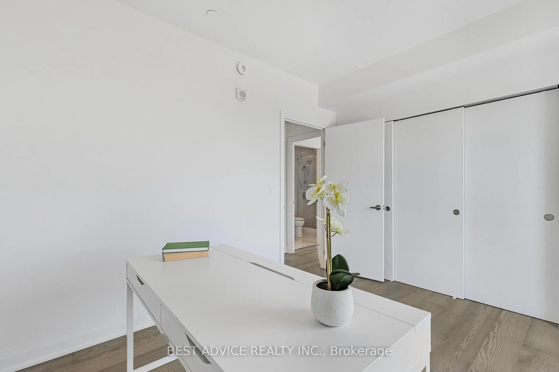 Photo 16 of Unit 1115, 58 Lakeside Terrace, Barrie, Little Lake — HOMEH