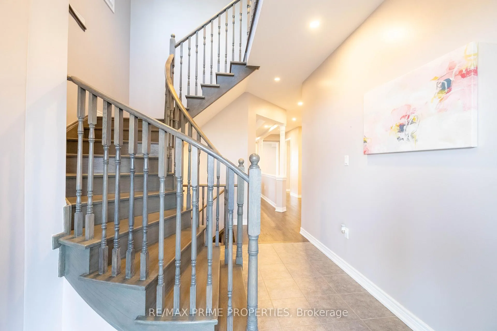 Photo 4 of 8 Louis Way, Scugog, Port Perry — HOMEH