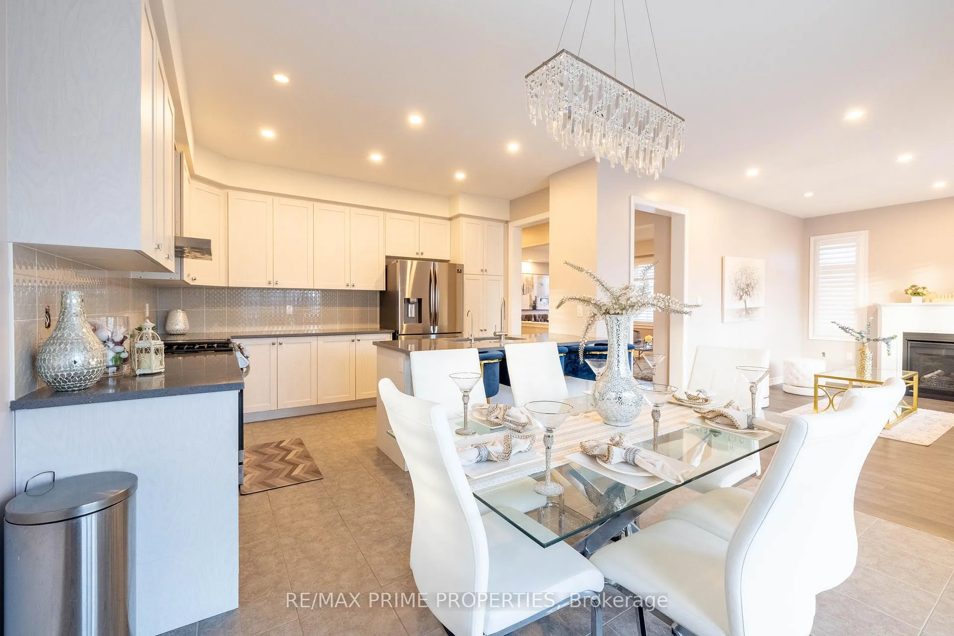 Photo 14 of 8 Louis Way, Scugog, Port Perry — HOMEH