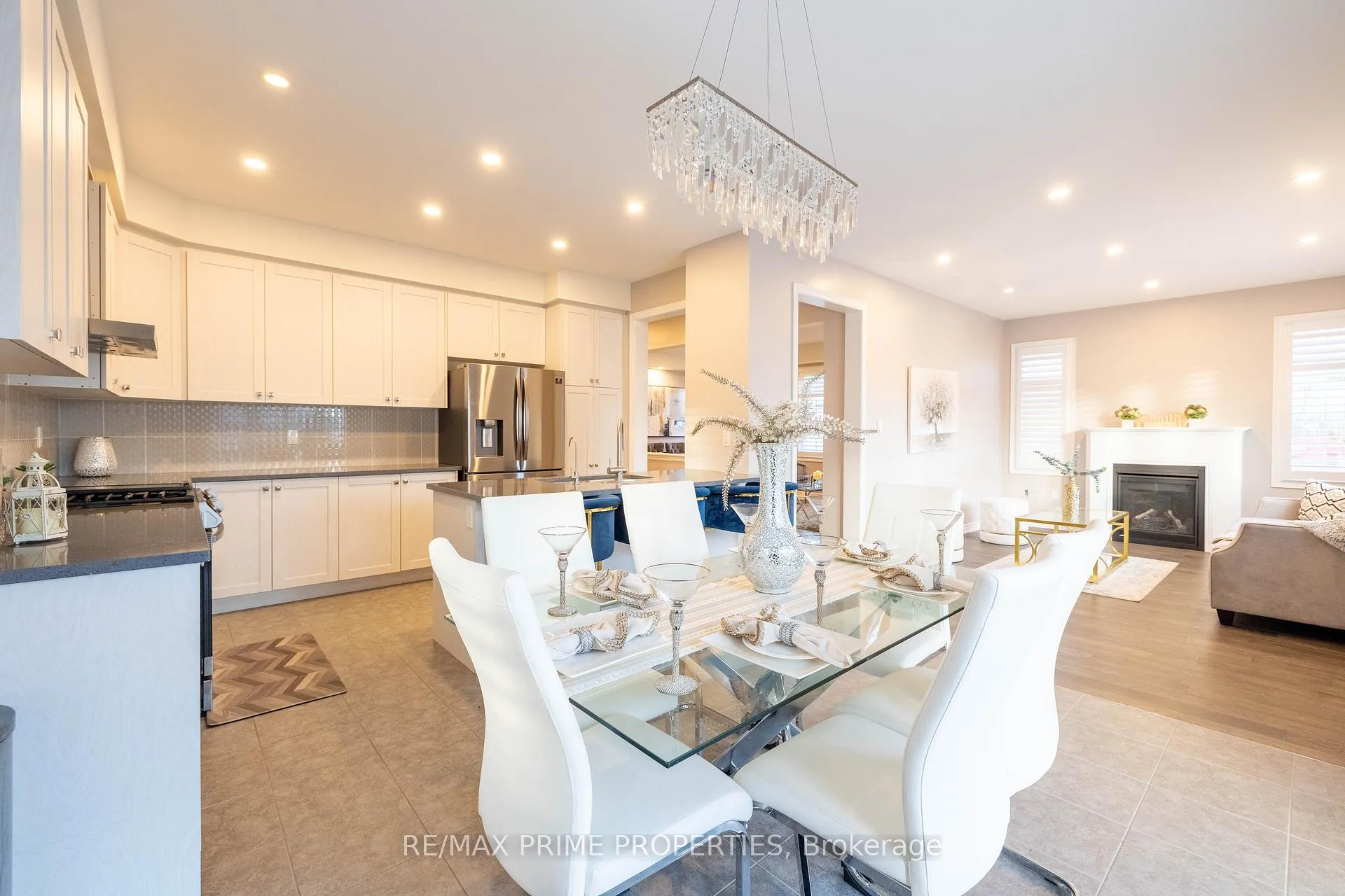 Photo 15 of 8 Louis Way, Scugog, Port Perry — HOMEH