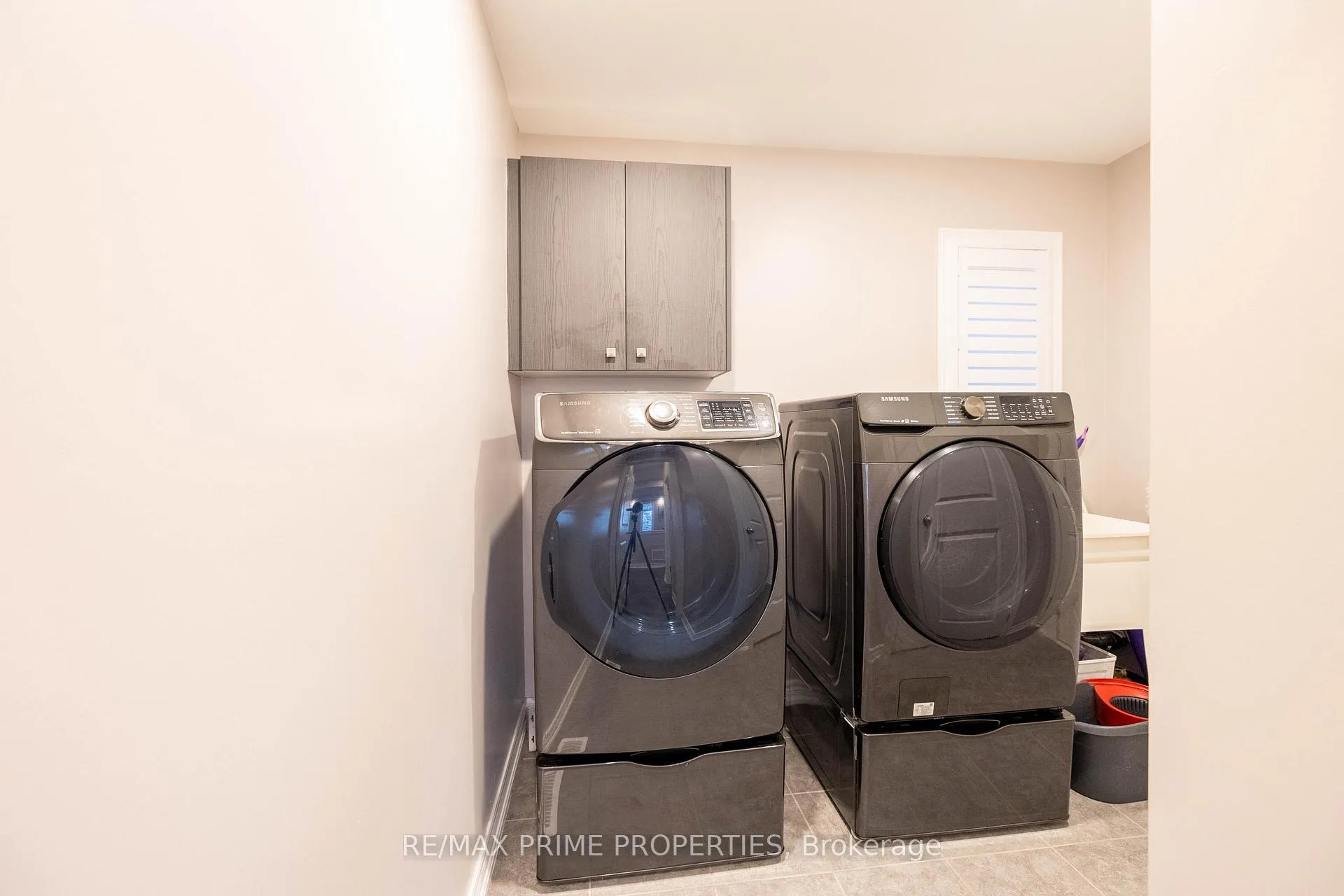 Photo 19 of 8 Louis Way, Scugog, Port Perry — HOMEH