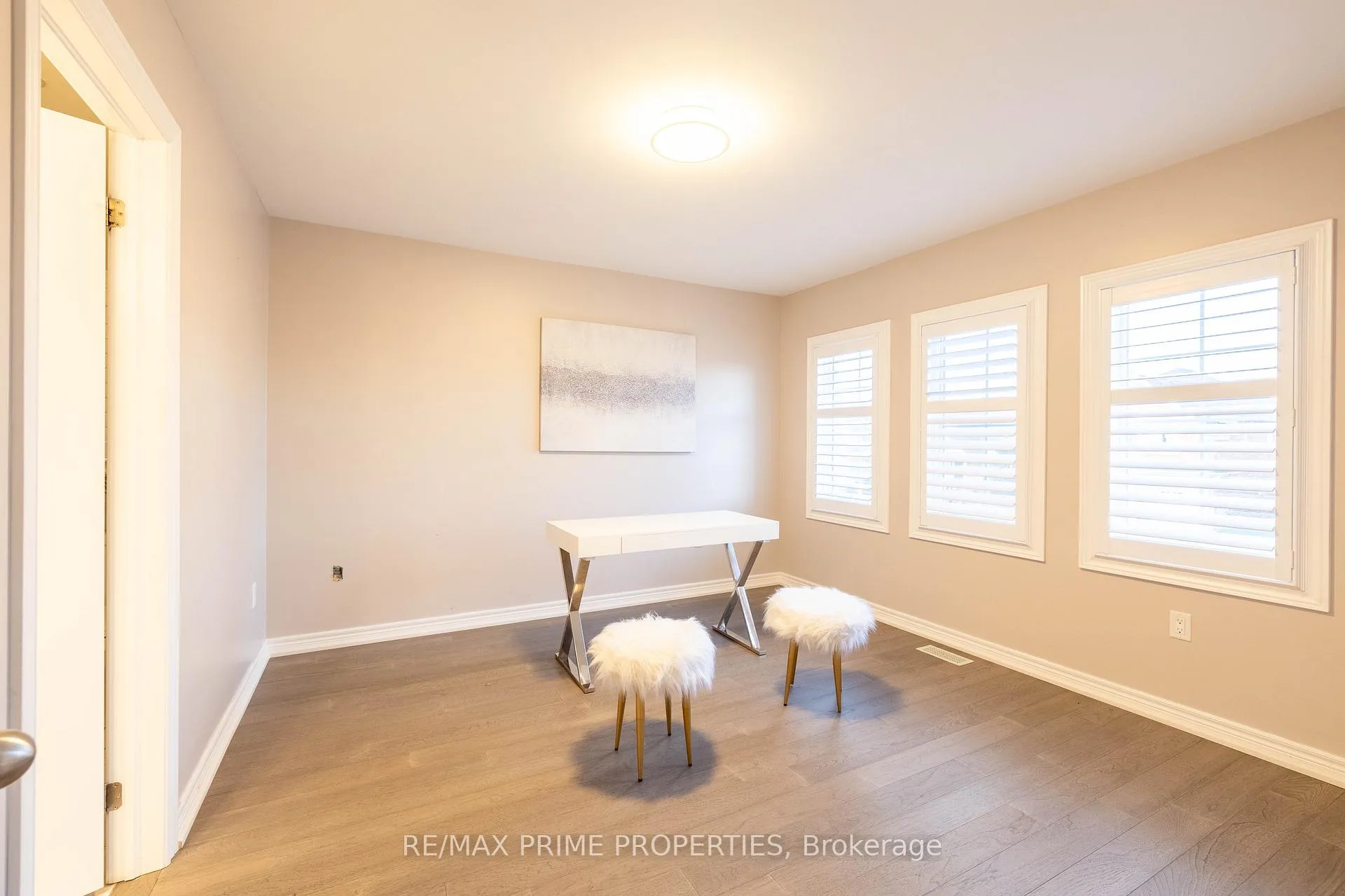 Photo 22 of 8 Louis Way, Scugog, Port Perry — HOMEH