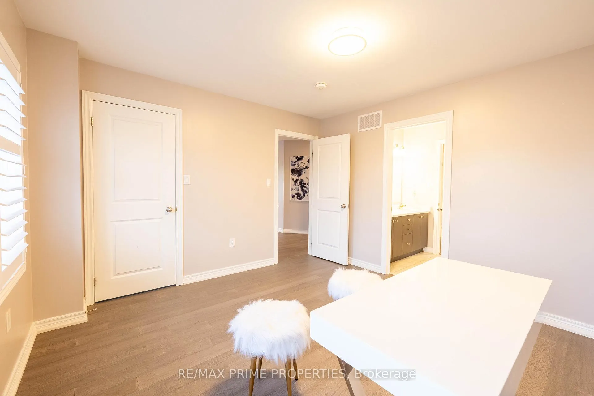 Photo 23 of 8 Louis Way, Scugog, Port Perry — HOMEH
