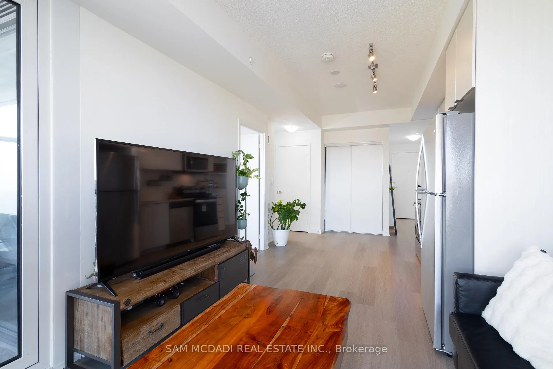 Photo 11 of Unit 521, 859 The Queensway, Etobicoke, Stonegate-Queensway — HOMEH