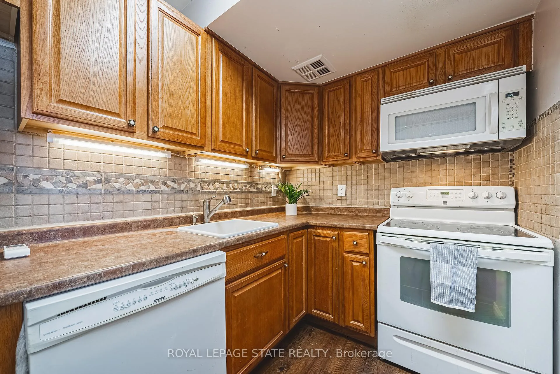 Photo 15 of Unit 1908, 150 Charlton Avenue E, Hamilton, Corktown — HOMEH