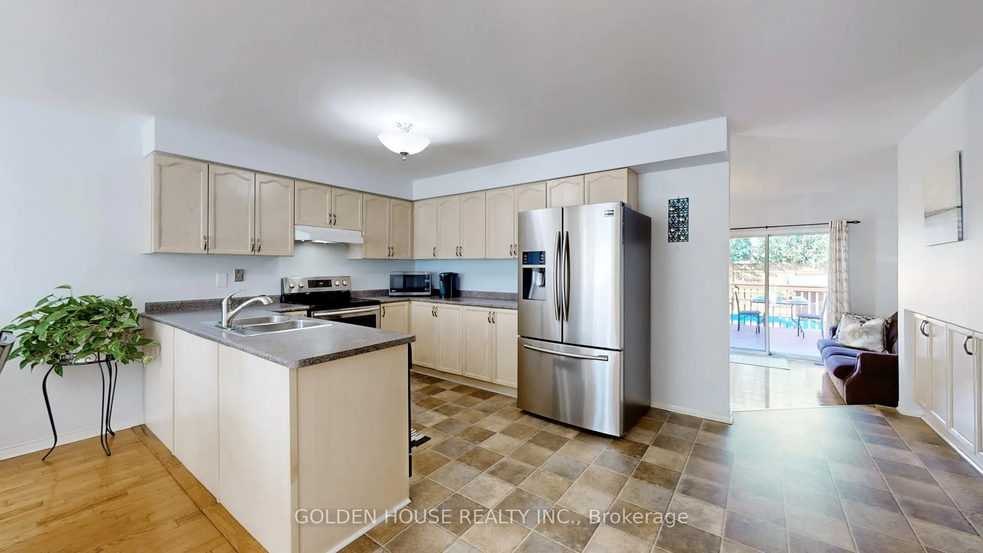 Photo 9 of 792 Beatrice Street E, Oshawa, Pinecrest — HOMEH