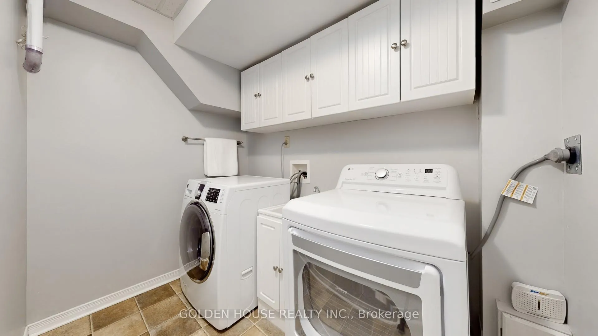 Photo 23 of 792 Beatrice Street E, Oshawa, Pinecrest — HOMEH