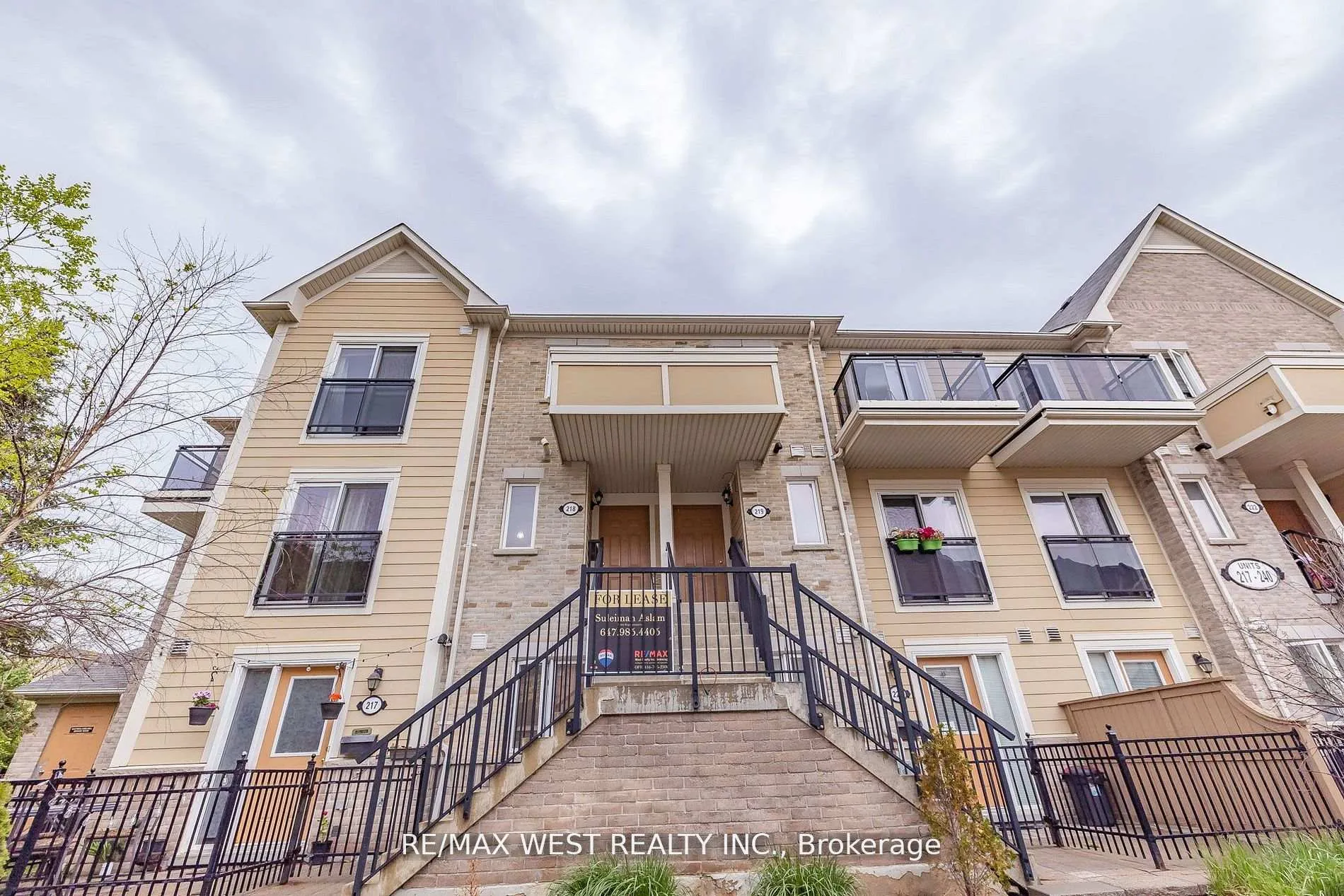 Front of Unit 218, 4975 Southampton Drive