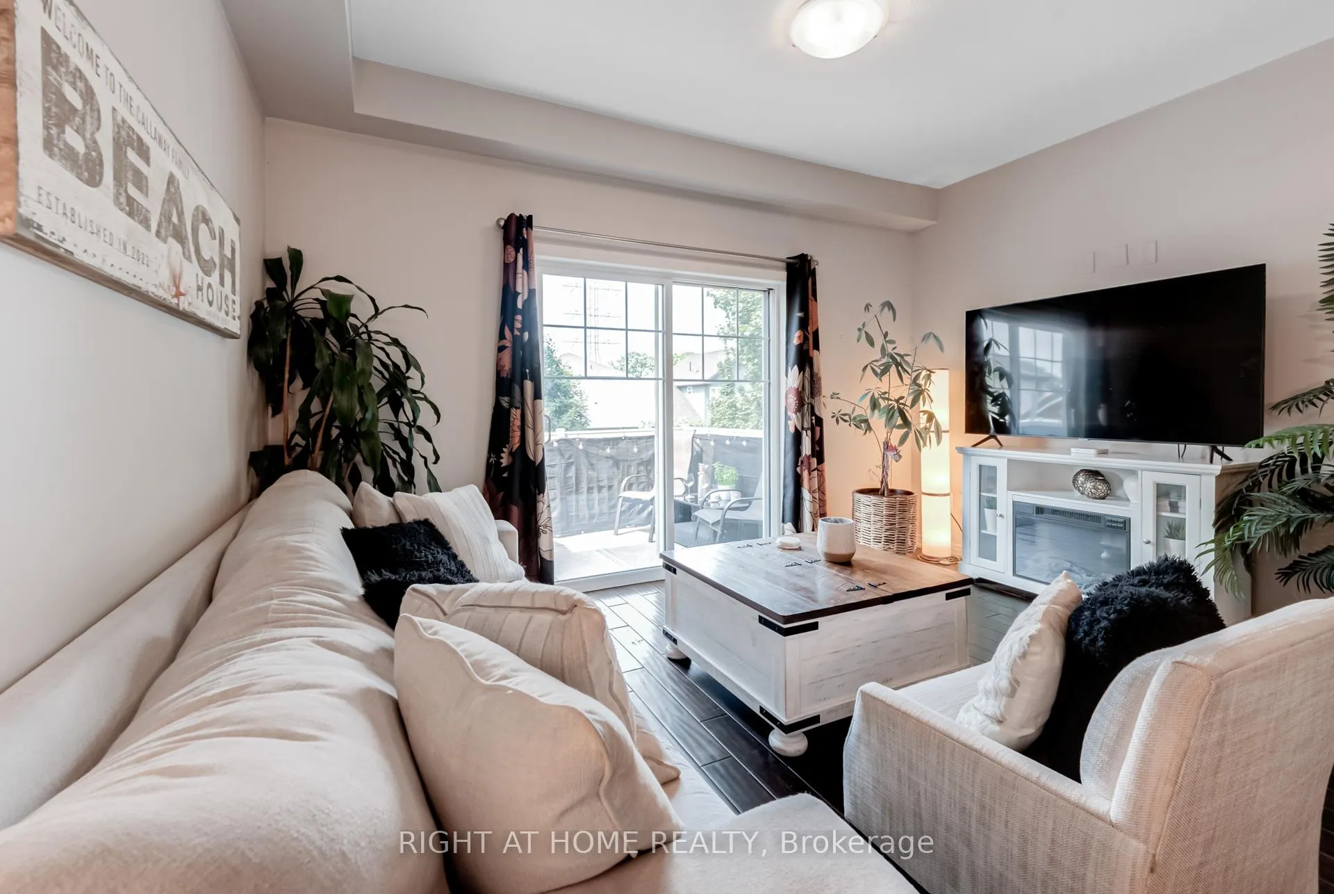Photo 6 of Unit 47, 337 Beach Boulevard, Hamilton, Hamilton Beach — HOMEH
