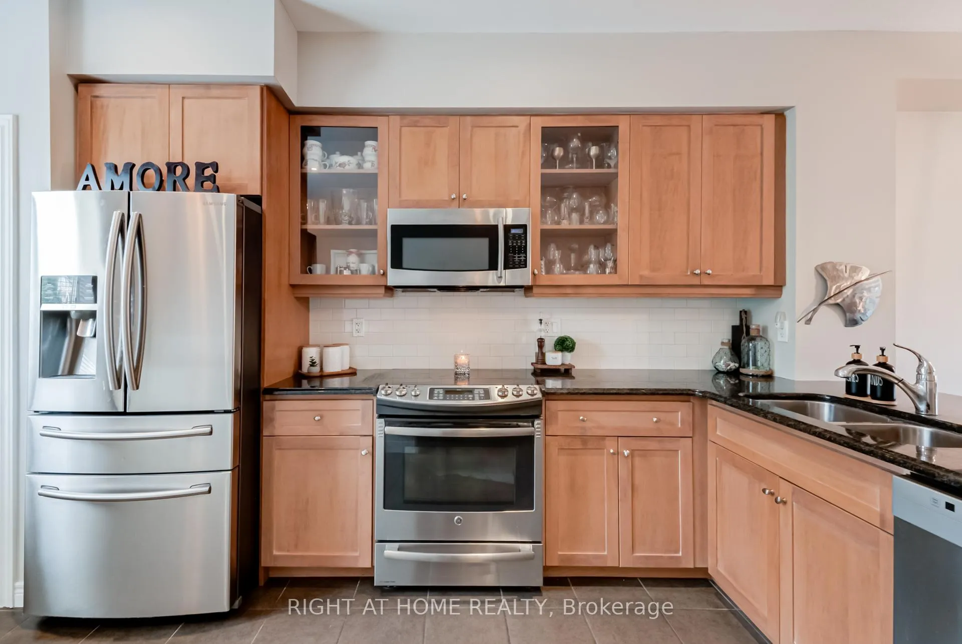 Photo 8 of Unit 47, 337 Beach Boulevard, Hamilton, Hamilton Beach — HOMEH