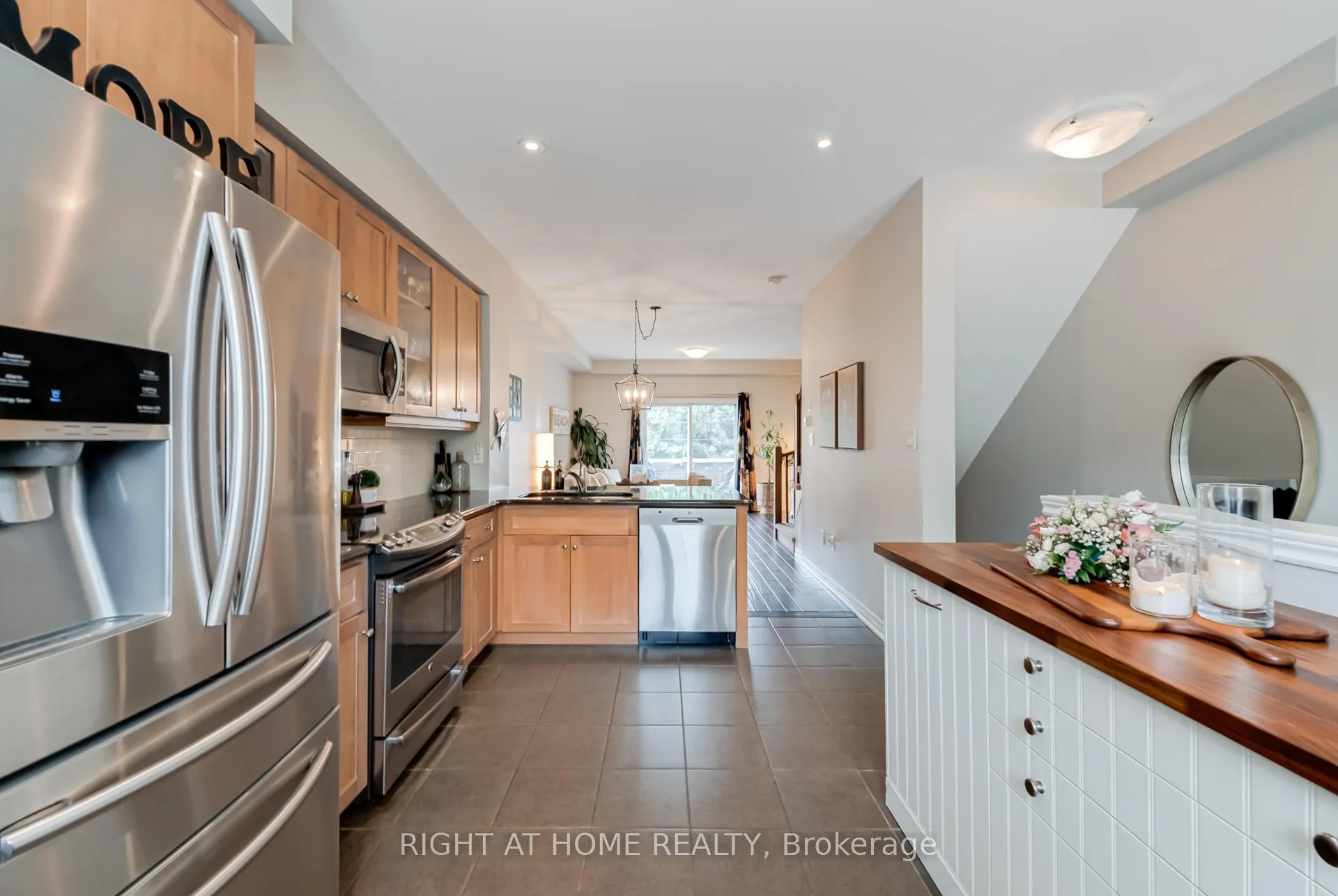 Photo 9 of Unit 47, 337 Beach Boulevard, Hamilton, Hamilton Beach — HOMEH