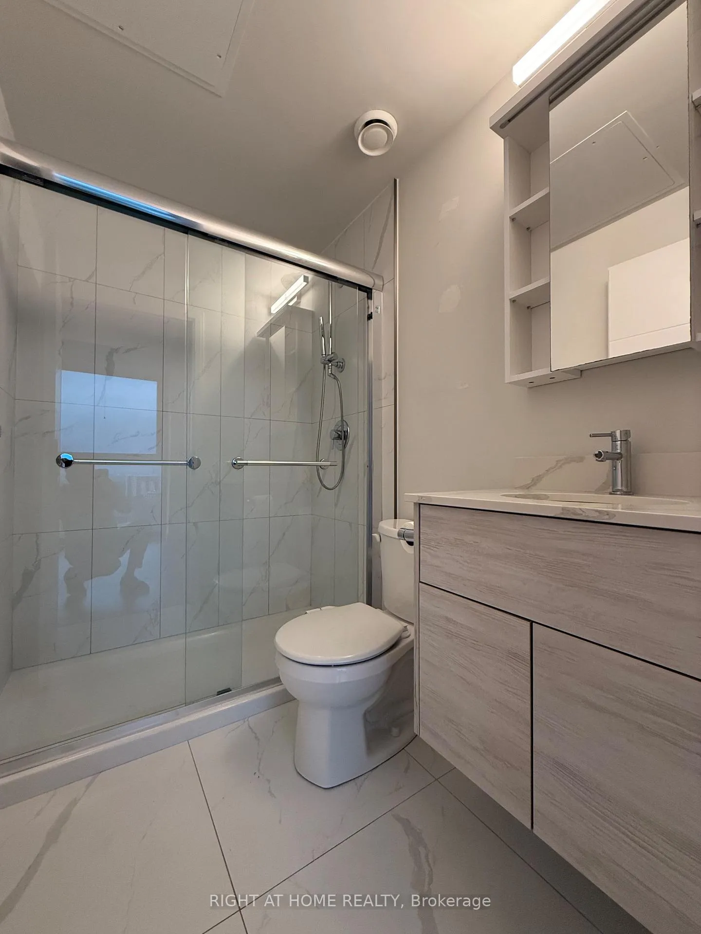 Photo 5 of Unit 1702, 60 Frederick Street, Kitchener — HOMEH
