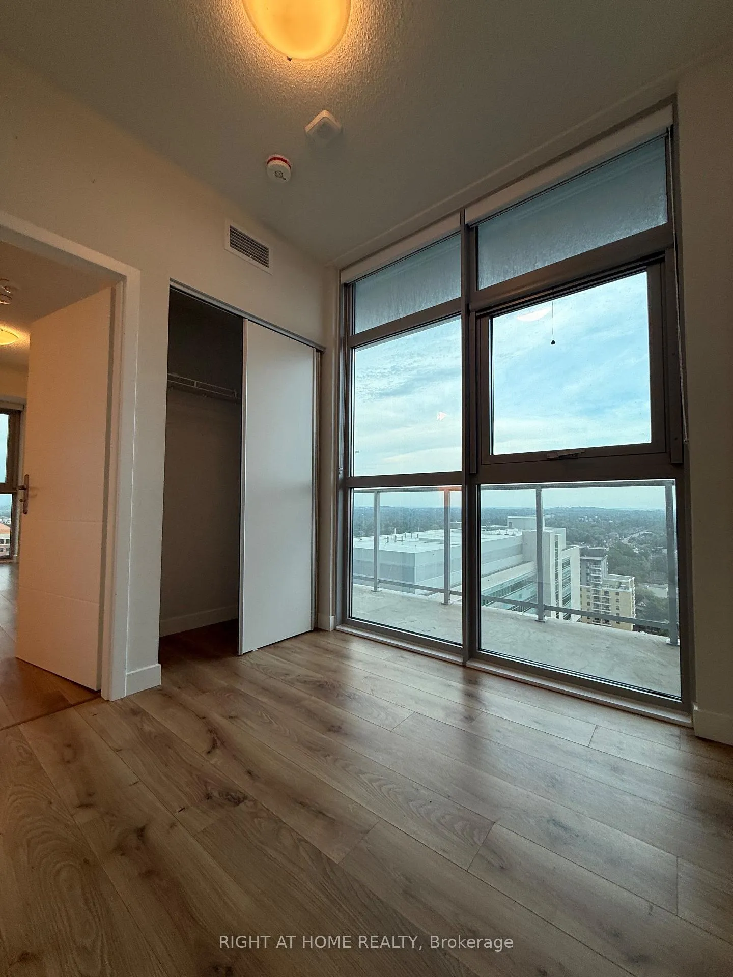 Photo 8 of Unit 1702, 60 Frederick Street, Kitchener — HOMEH