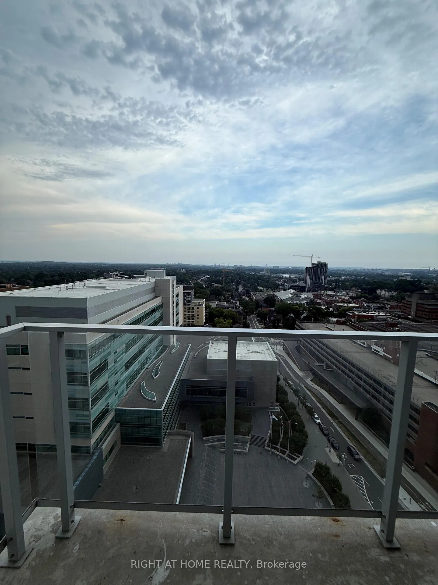 Photo 10 of Unit 1702, 60 Frederick Street, Kitchener — HOMEH