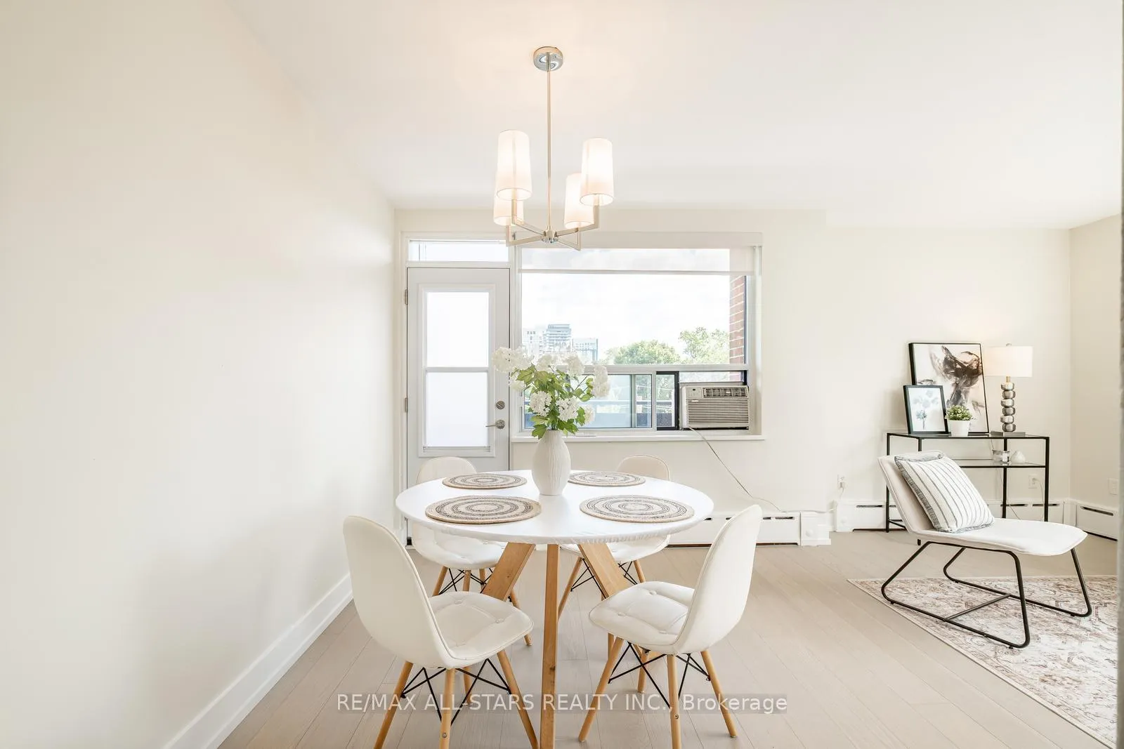 Photo 10 of Unit 501, 78 Warren Road, Toronto, Casa Loma — HOMEH