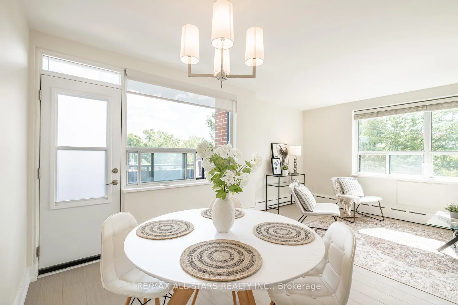 Photo 11 of Unit 501, 78 Warren Road, Toronto, Casa Loma — HOMEH