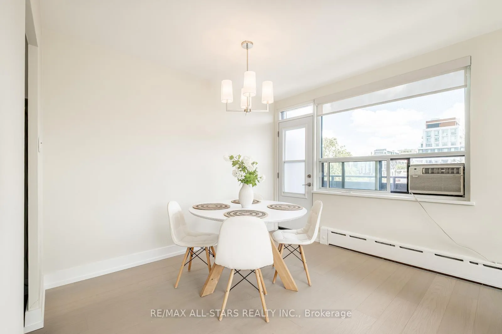 Photo 12 of Unit 501, 78 Warren Road, Toronto, Casa Loma — HOMEH