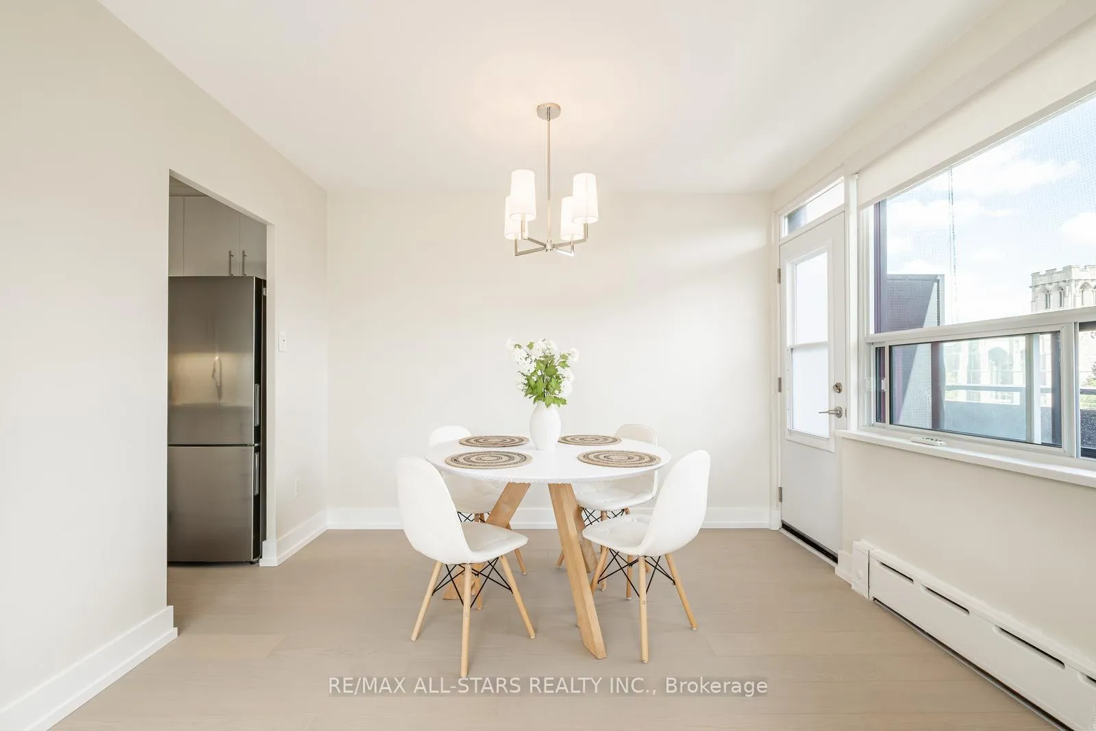 Photo 13 of Unit 501, 78 Warren Road, Toronto, Casa Loma — HOMEH