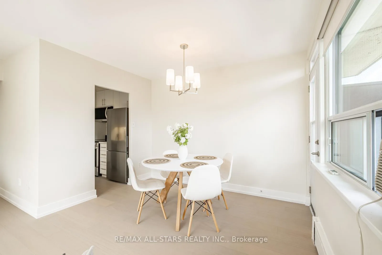 Photo 14 of Unit 501, 78 Warren Road, Toronto, Casa Loma — HOMEH
