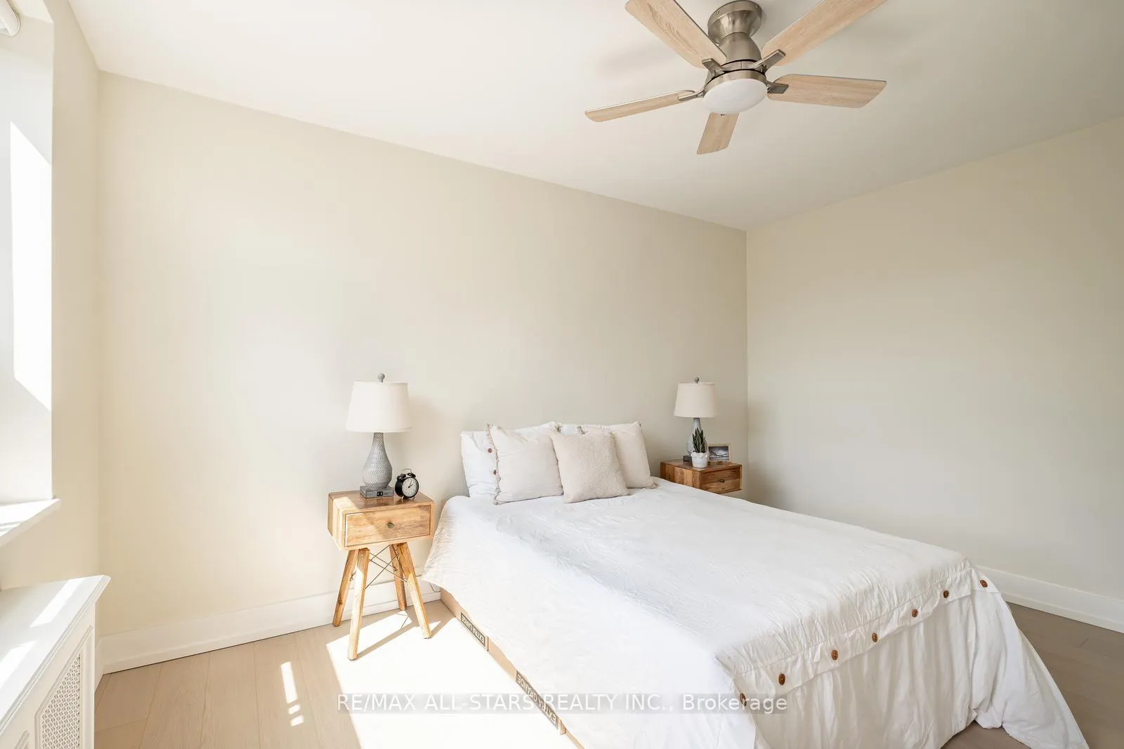 Photo 19 of Unit 501, 78 Warren Road, Toronto, Casa Loma — HOMEH