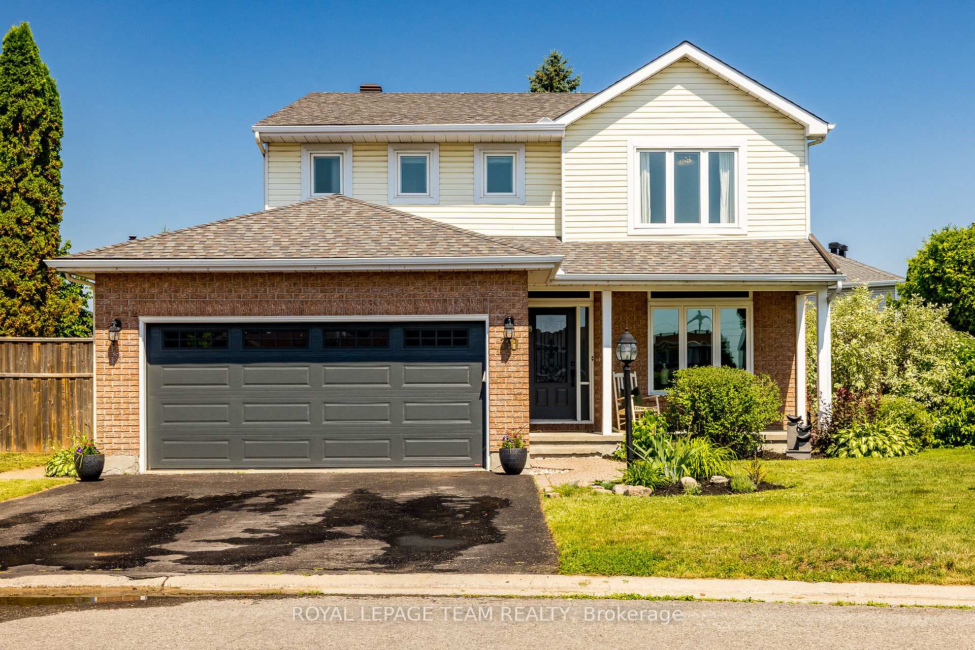 Photo 2 of 30 Halley Street, Ottawa, Barrhaven - Heritage Park — HOMEH