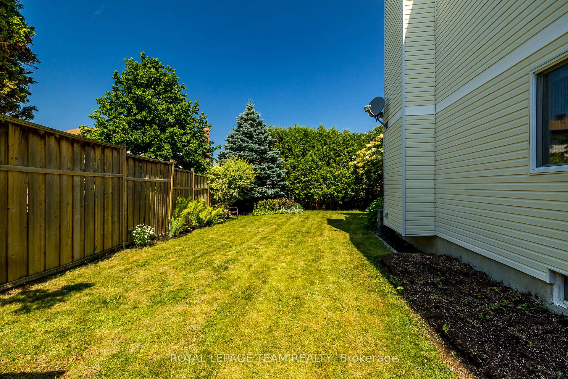 Photo 39 of 30 Halley Street, Ottawa, Barrhaven - Heritage Park — HOMEH