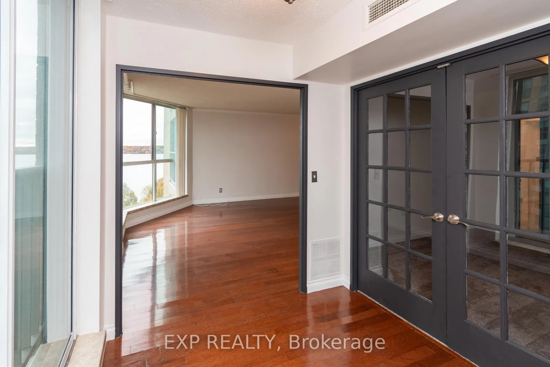 Photo 17 of Unit 609, 140 Dunlop Street E, Barrie, City Centre — HOMEH