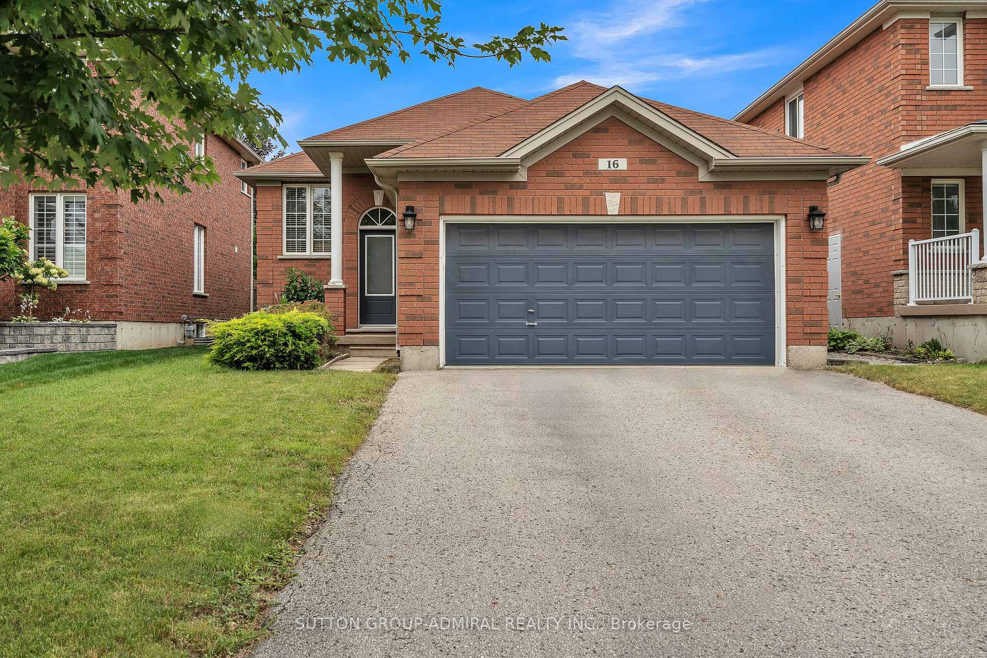 Photo 1 of 16 Empire Drive, Barrie, Innis-Shore — HOMEH
