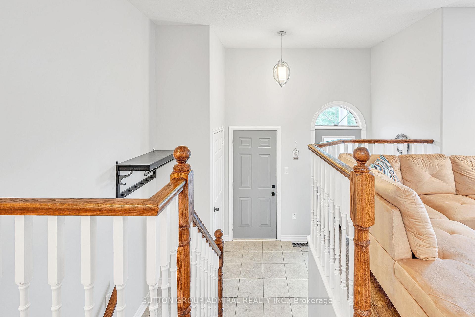 Photo 20 of 16 Empire Drive, Barrie, Innis-Shore — HOMEH