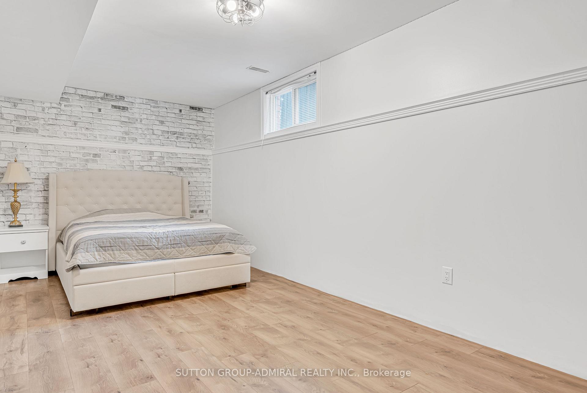 Photo 37 of 16 Empire Drive, Barrie, Innis-Shore — HOMEH