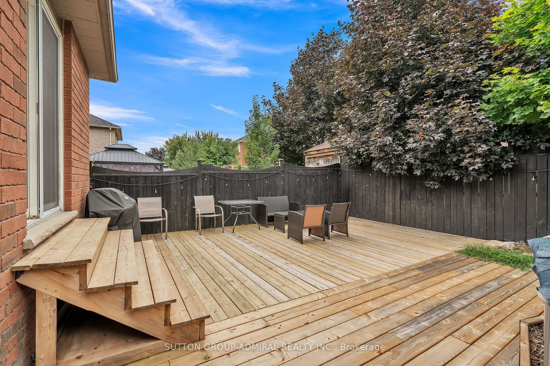 Photo 41 of 16 Empire Drive, Barrie, Innis-Shore — HOMEH