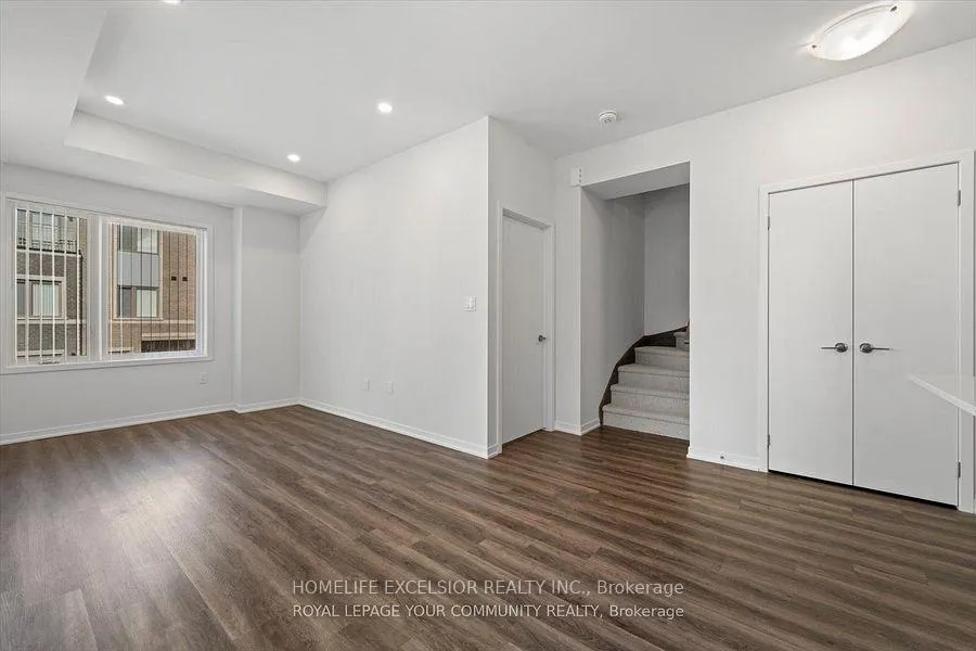 Photo 6 of Unit TH353, 100 Honeycrisp Crescent, Vaughan, Vaughan Corporate Centre — HOMEH