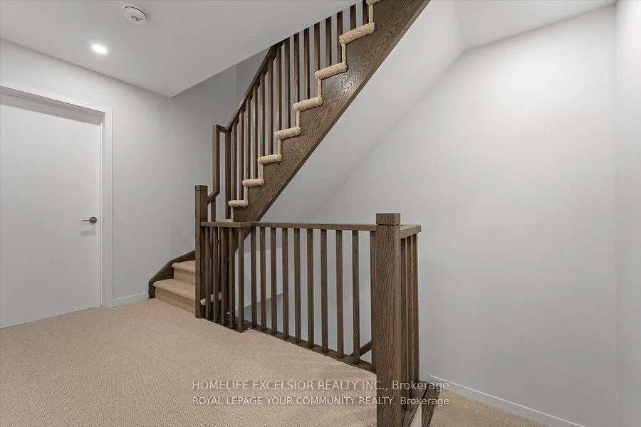 Photo 9 of Unit TH353, 100 Honeycrisp Crescent, Vaughan, Vaughan Corporate Centre — HOMEH