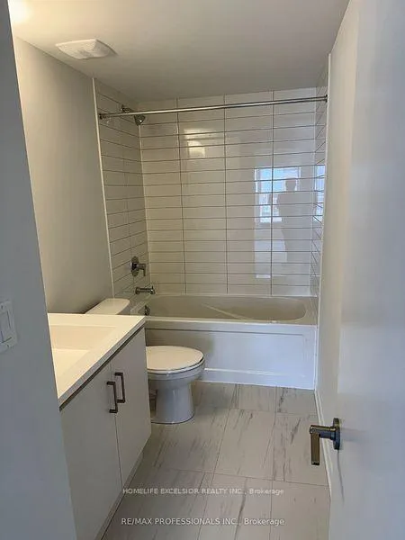 Photo 12 of Unit TH353, 100 Honeycrisp Crescent, Vaughan, Vaughan Corporate Centre — HOMEH