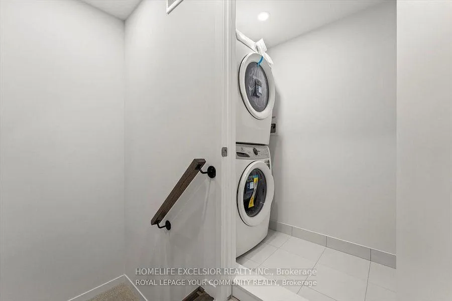 Photo 13 of Unit TH353, 100 Honeycrisp Crescent, Vaughan, Vaughan Corporate Centre — HOMEH