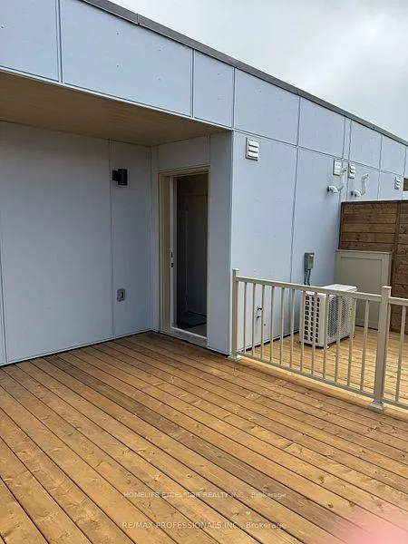 Photo 15 of Unit TH353, 100 Honeycrisp Crescent, Vaughan, Vaughan Corporate Centre — HOMEH
