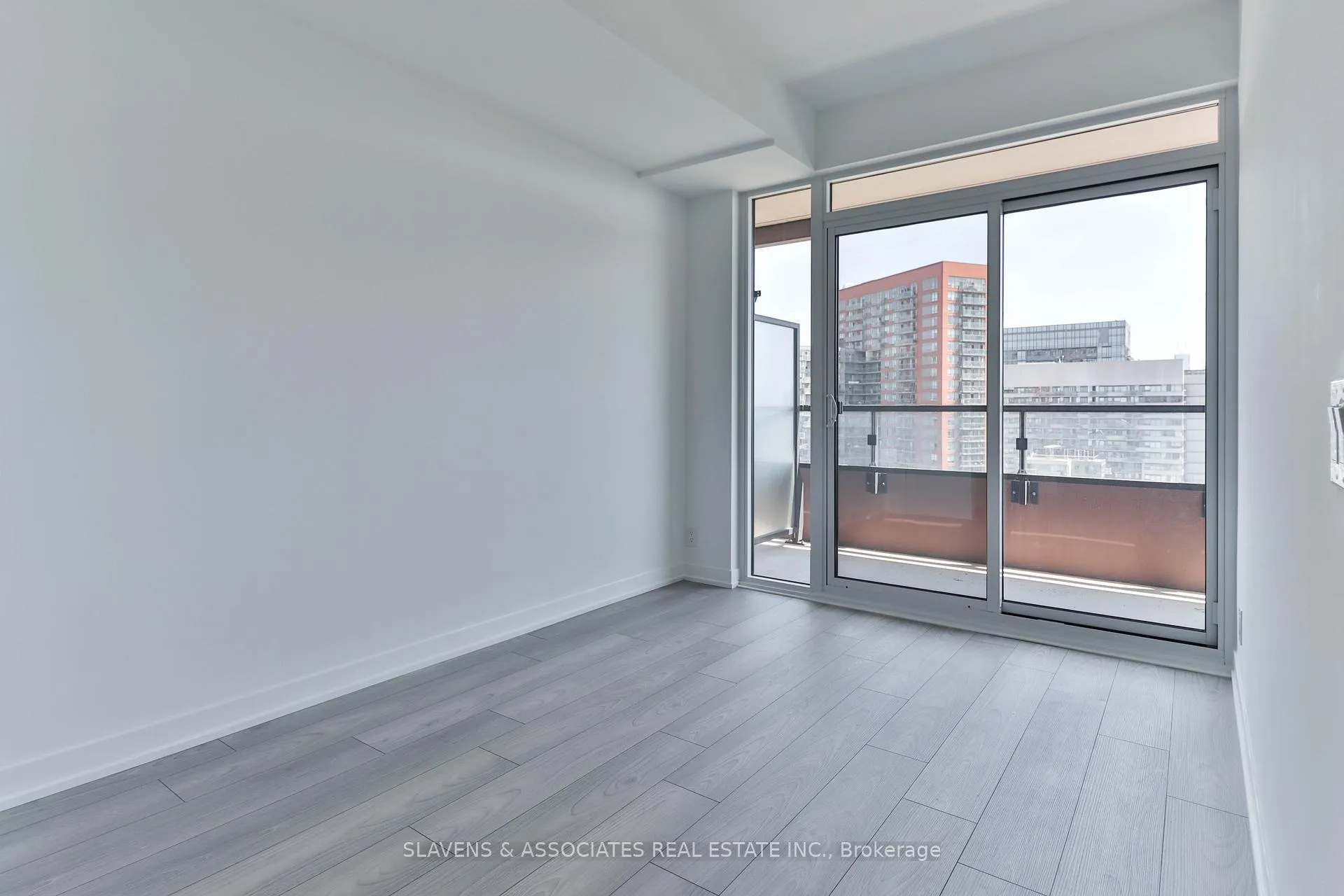 Photo 7 of Unit 910, 285 Dufferin Street, Toronto, South Parkdale — HOMEH