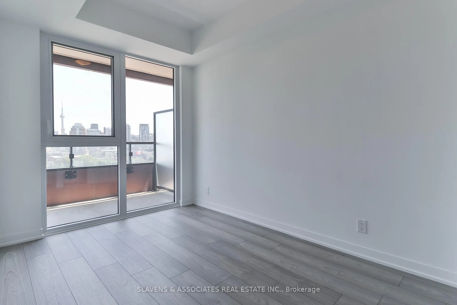 Photo 11 of Unit 910, 285 Dufferin Street, Toronto, South Parkdale — HOMEH