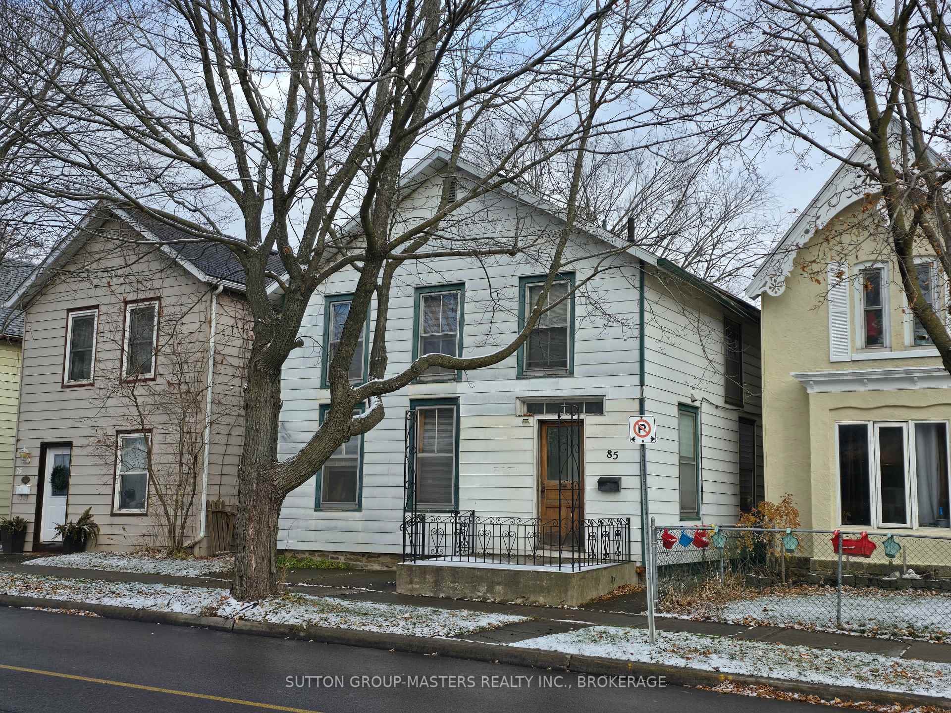 Photo 2 of 85 Main Street, Gananoque — HOMEH