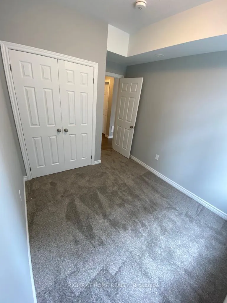 Photo 12 of 182 Wheat Lane, Kitchener — HOMEH