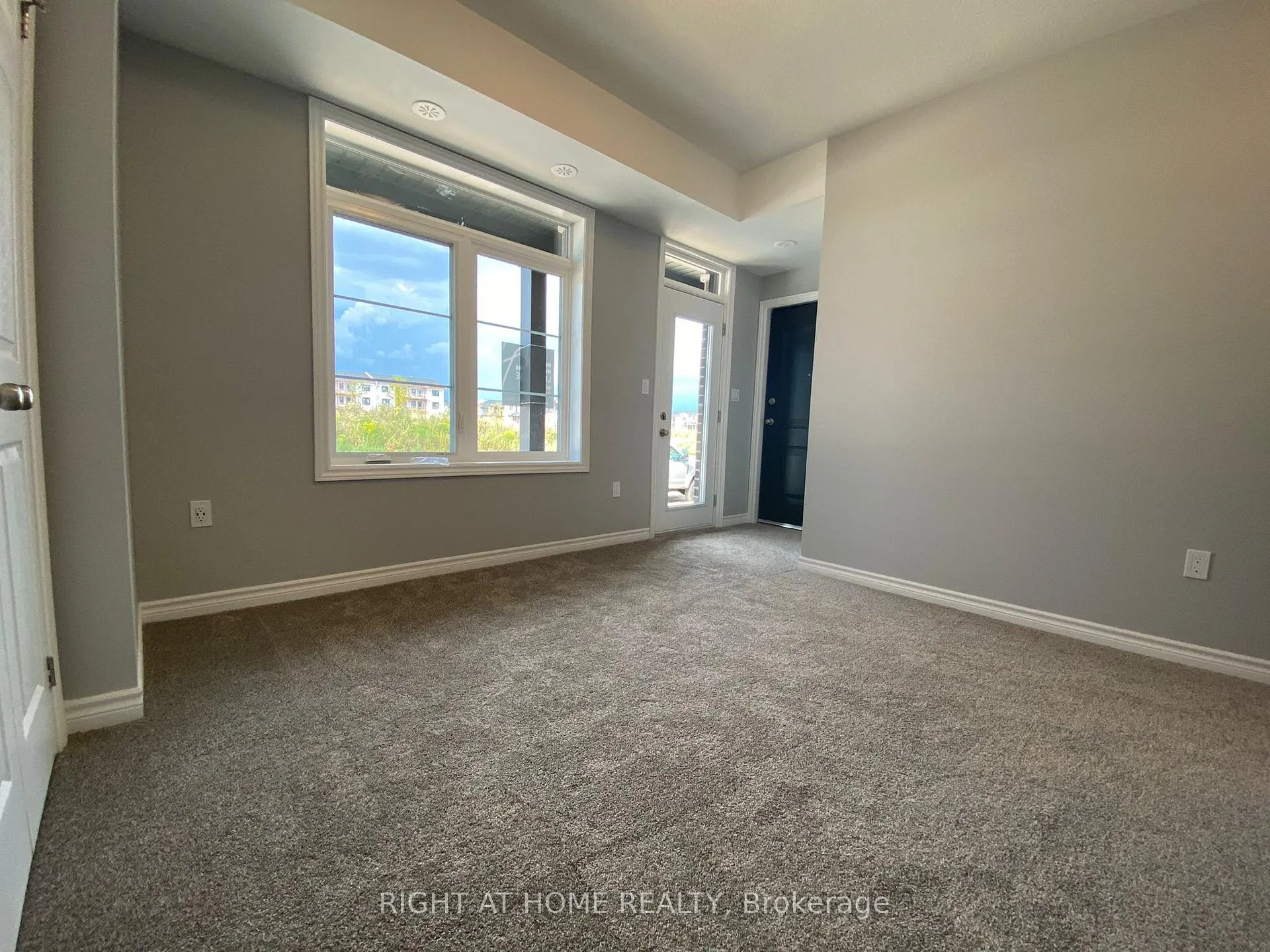 Photo 15 of 182 Wheat Lane, Kitchener — HOMEH